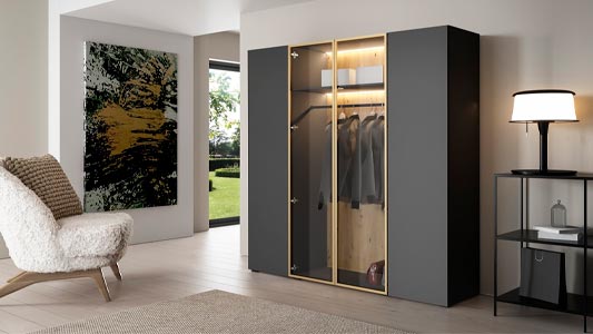 Antracit, smarald sau cobalt? Culori la modă în mobilier și design interior.