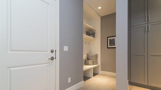 Ce poate înlocui un dulap tradițional? Soluții practice.